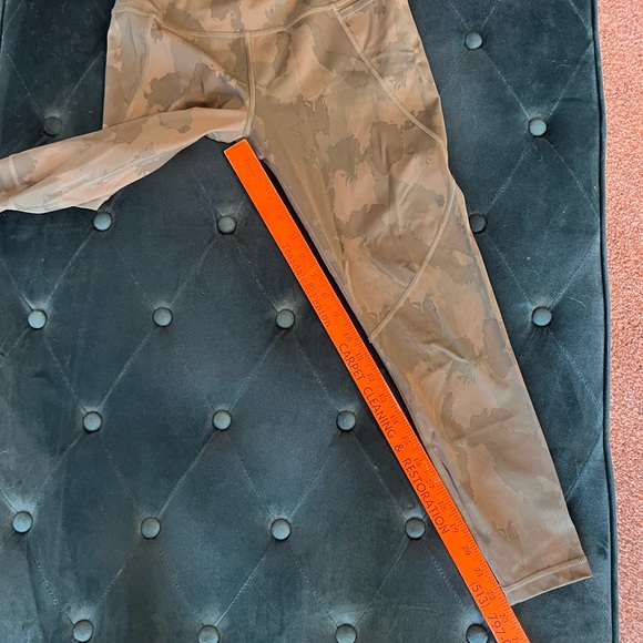 Sweaty Betty 7/8 Leggings Power Pocket Olive Green Tonal Camo Sz Small - Picture 9 of 9